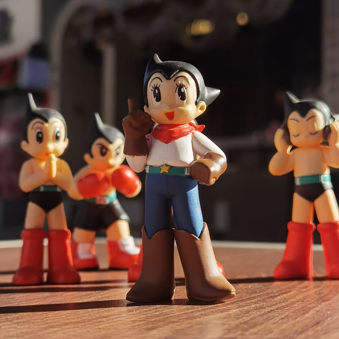 Tnessential Random 1pc Retro Anime Figure 3D Decor