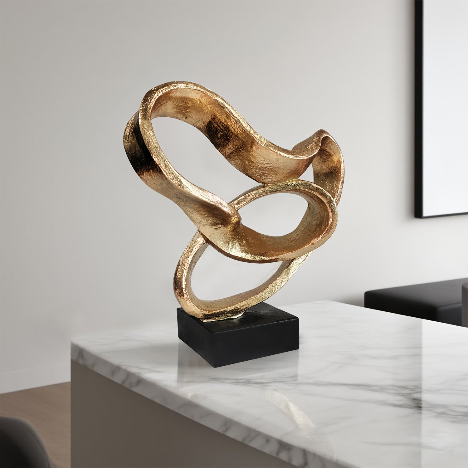 Tnessential Creative Heart-encircled Twisted 3D Decor