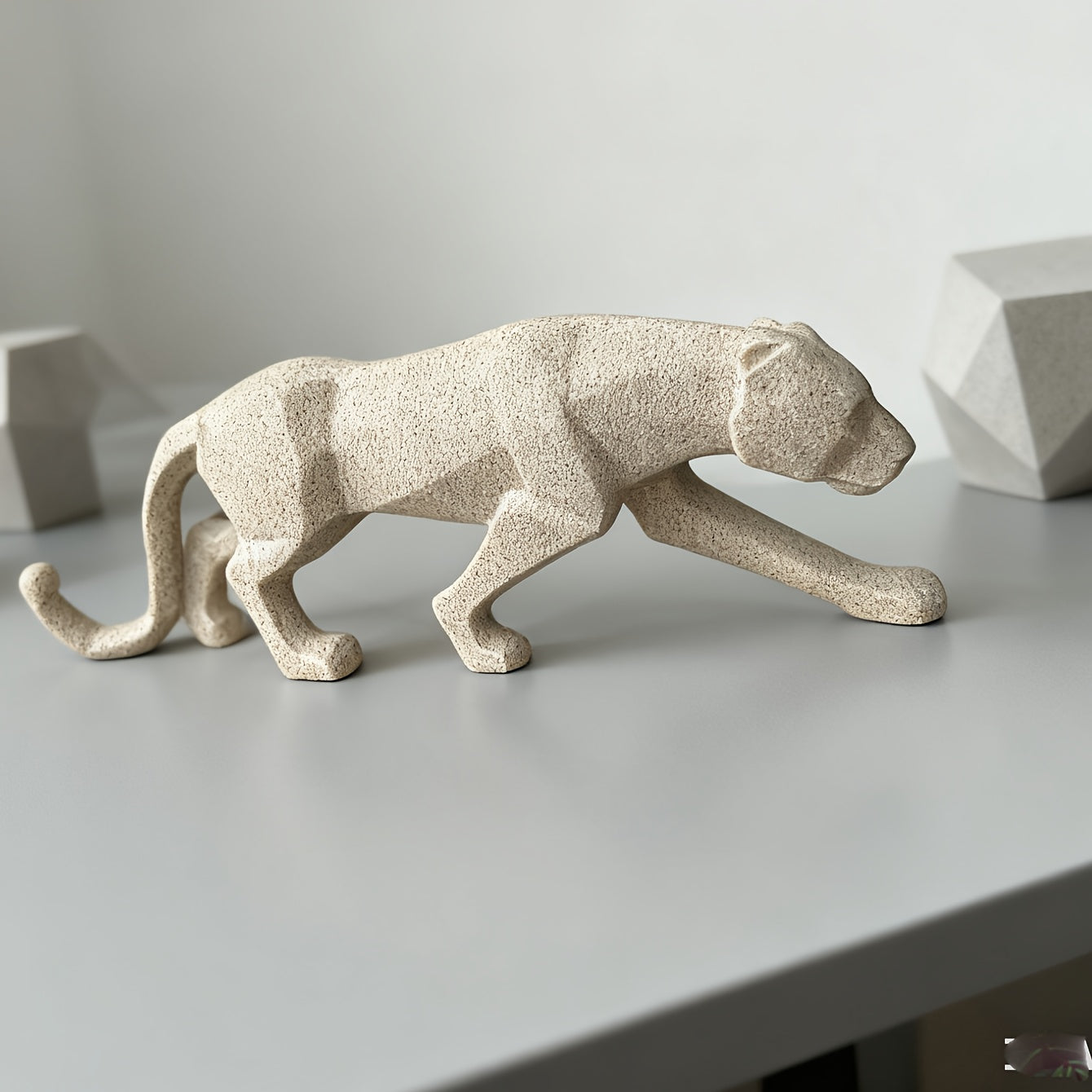 Tnessential Figurine Ornaments Modern Abstract Leopard Statue 3D Decor