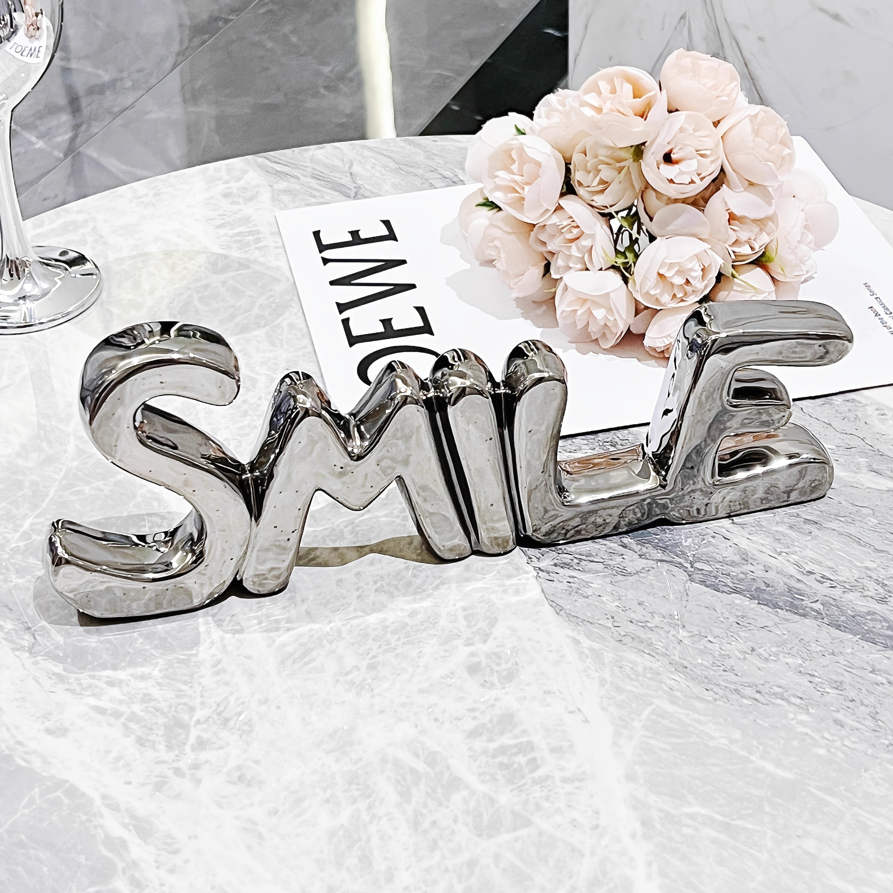 Tnessential Ins-style Light Luxury Design Smiling Ceramic Decorative 3D Decor