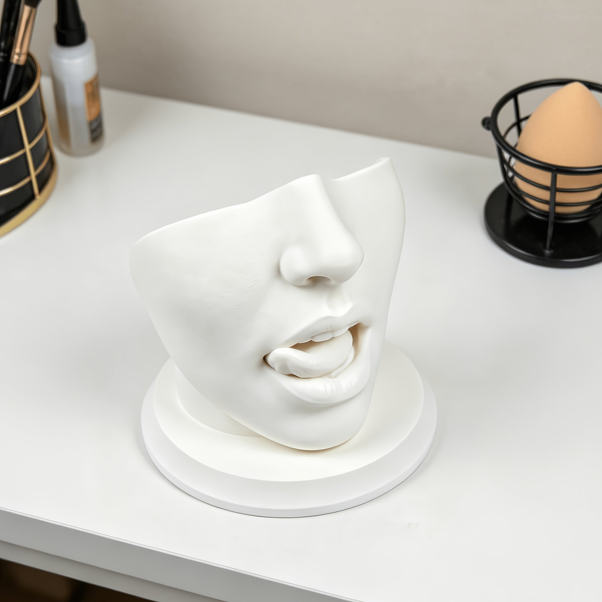 Tnessential Funny Lip-licking Face Sculpture Statue 3D Decor