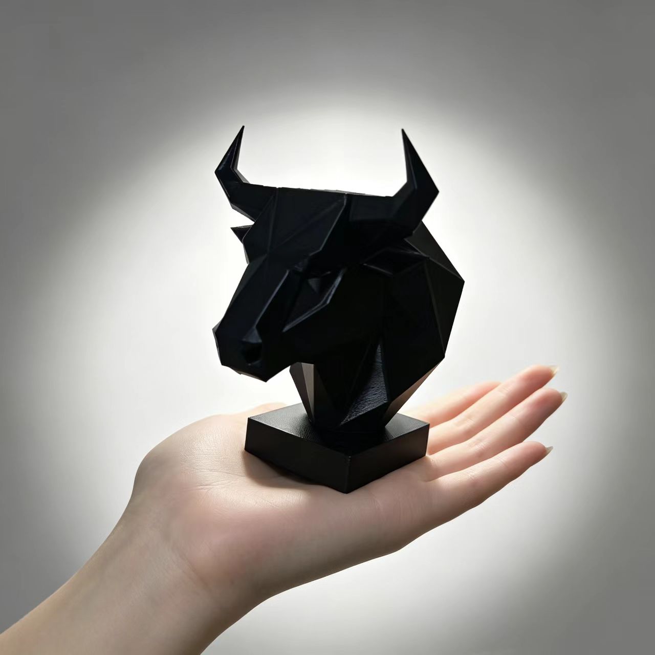 Tnessential Geometric Faceted Bull Head Bust Ornament Low Poly Modern 3D Decor