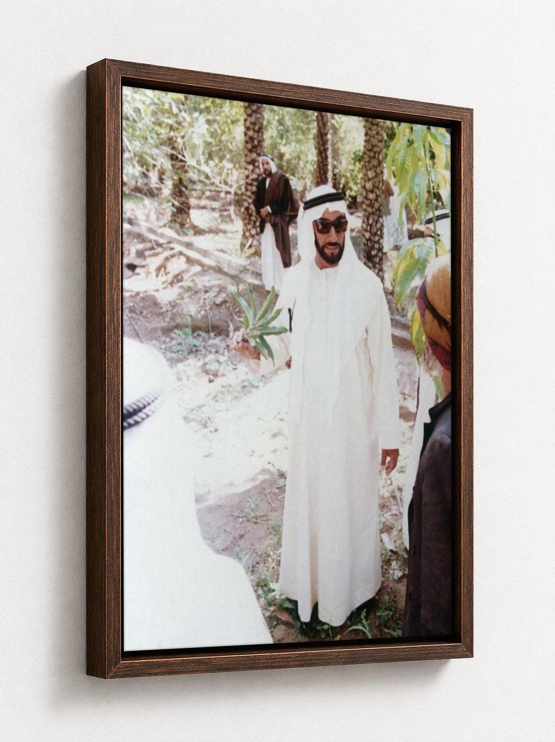 Walnut floater